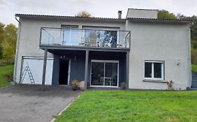 A 5 mns du Puy de Dôme avec Vue imprenable Studio rez de jardin 24m2 neuf à Laschamps